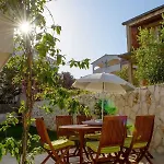 Apartman Two-bedroom In Okrug Gornji Iii *