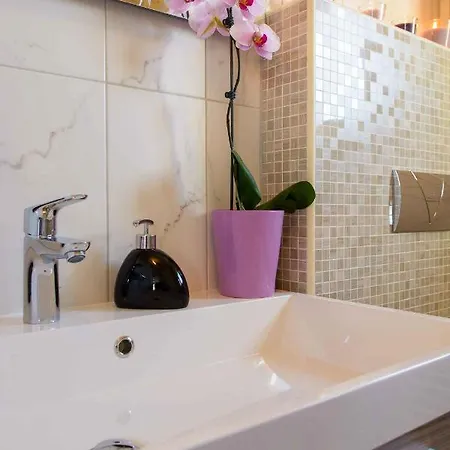 Appartement Two-bedroom In Okrug Gornji Iii *