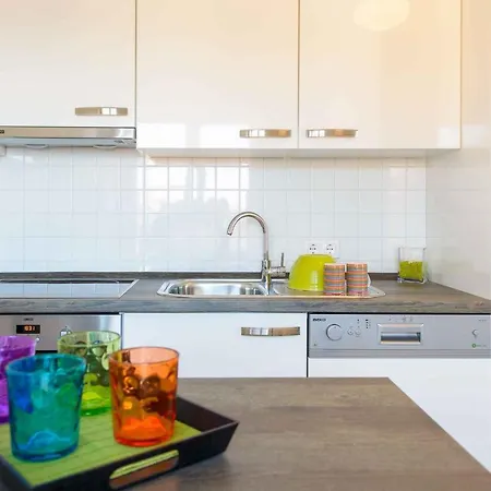Two-bedroom In Okrug Gornji Iii Appartement